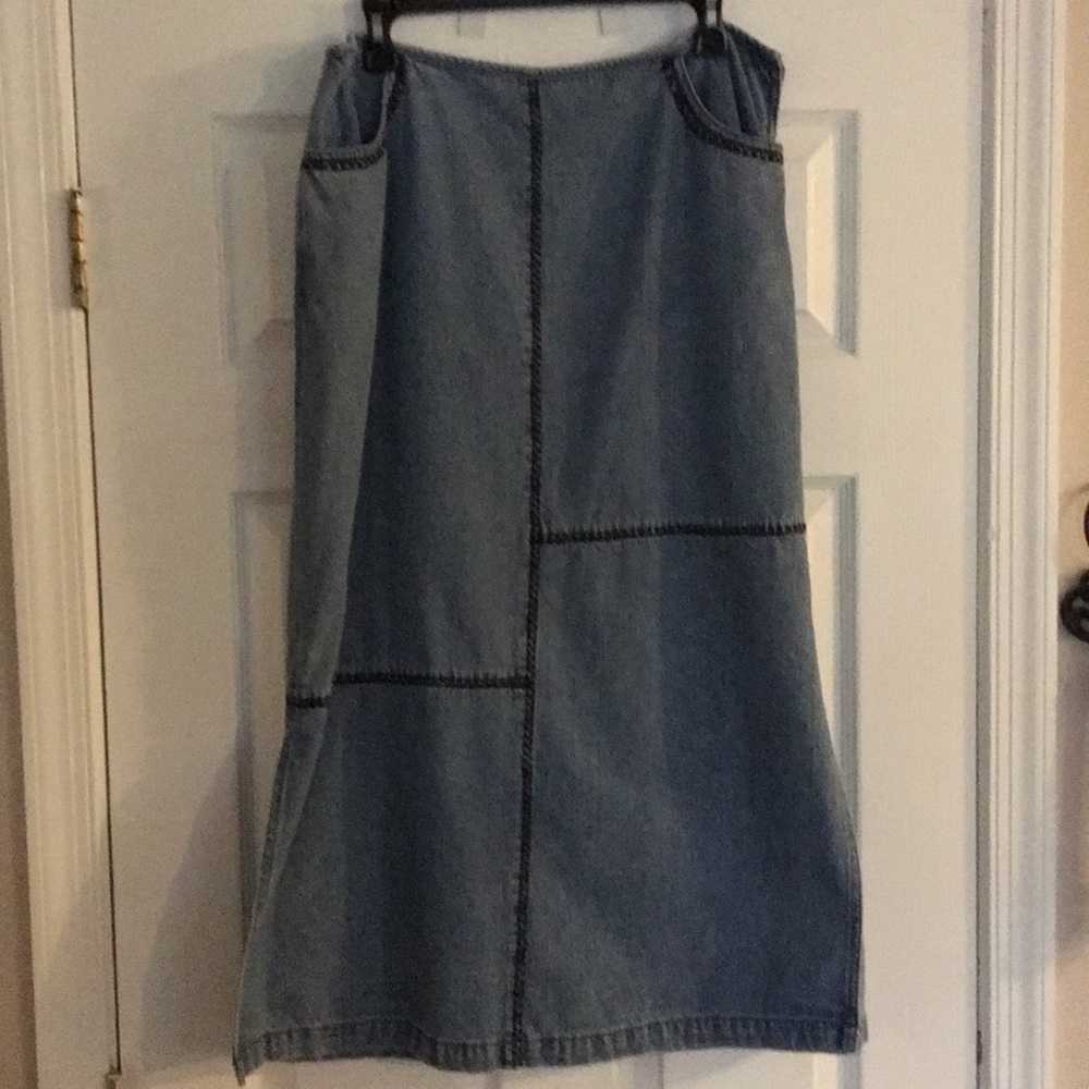 Ladies denim skirt